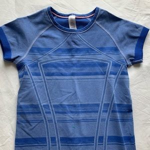 Ivivva top can fit women’s S